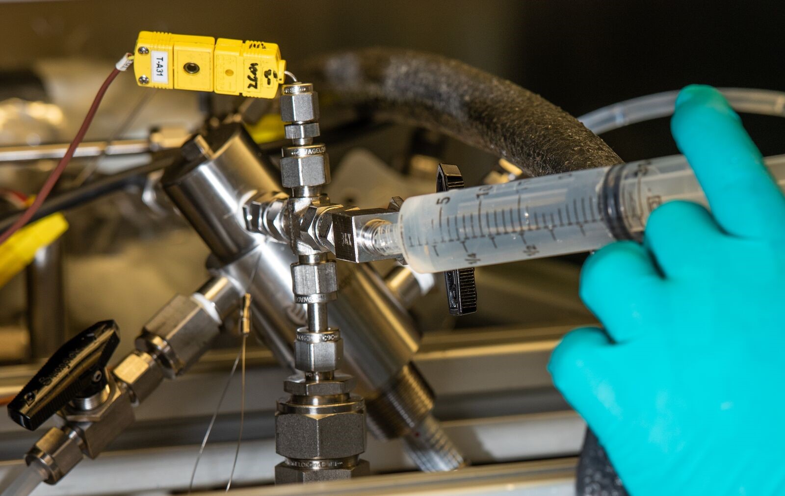 Carbon capture laboratory pnnl